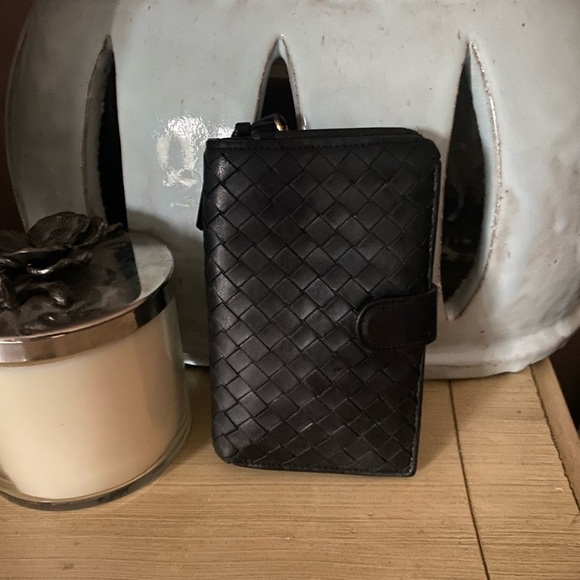 Bottega Veneta black woven wallet - Picture 4 of 10